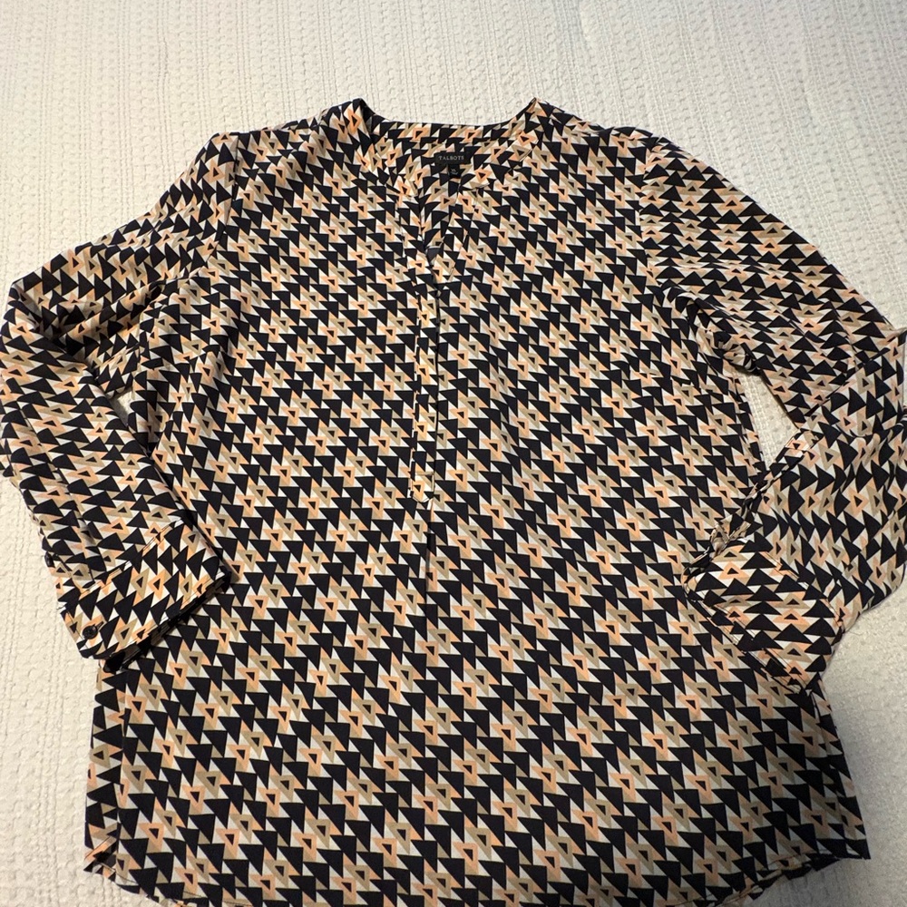 Talbots Vintage Popover with Navy/Tan/Peach Geometric Print
